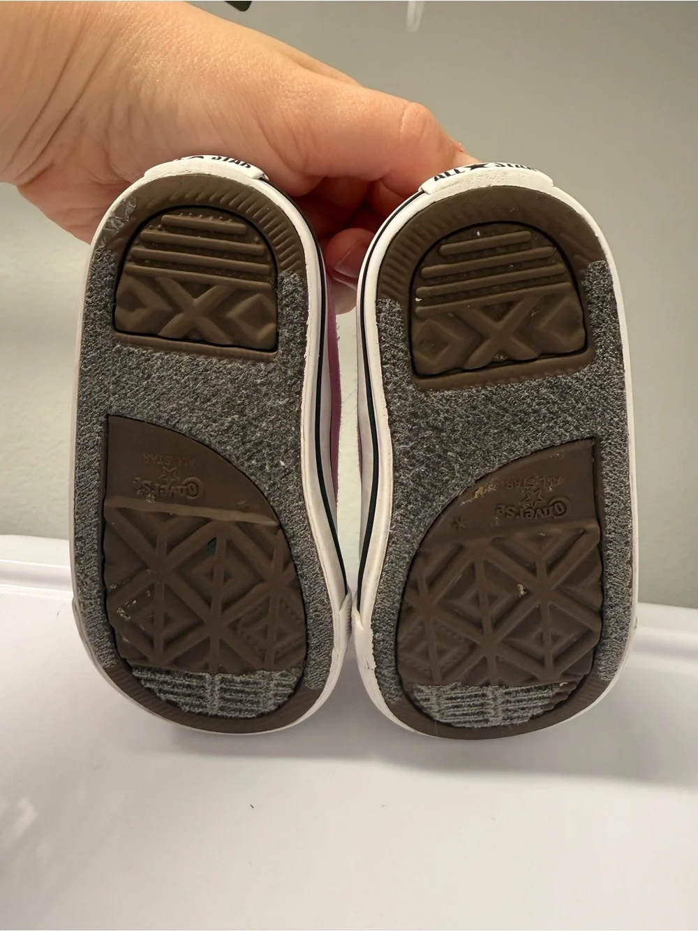 Converse Kids Pink Low-Top Sneakers with Multicolor Zigzag Straps